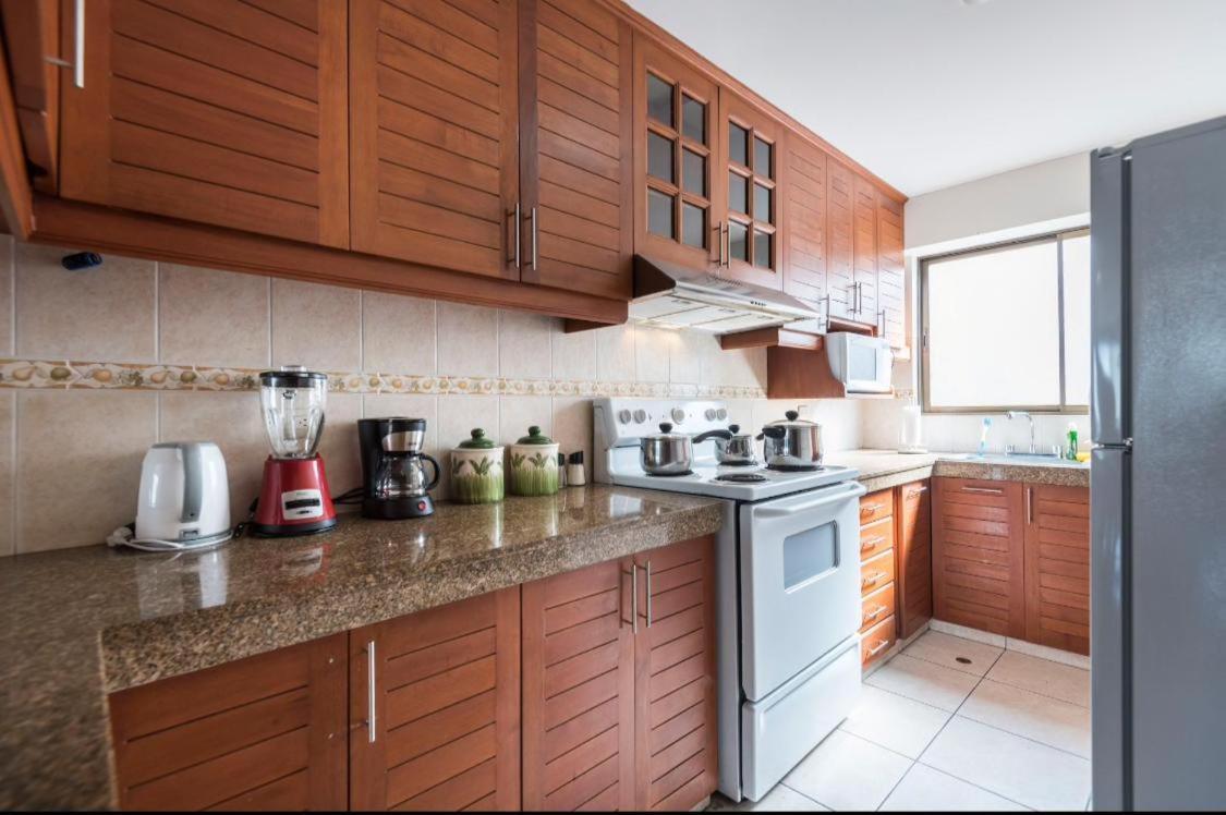 New Apartment In Miraflores! Larcomar Area! Lima Bagian luar foto